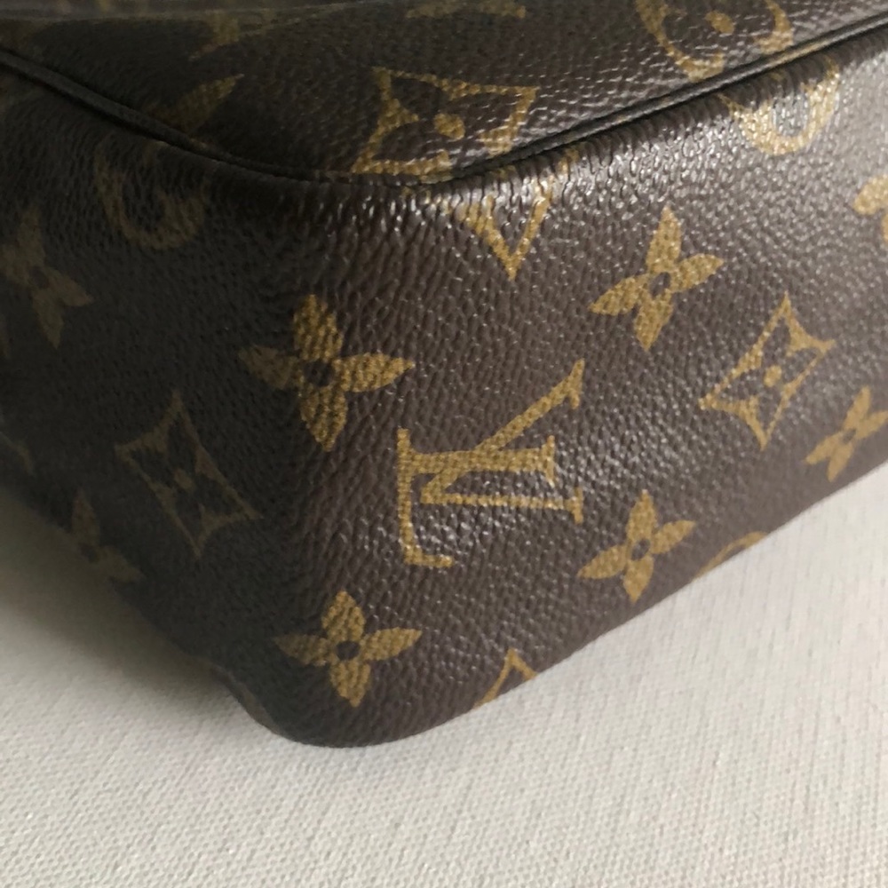SOLD 🔴 HP 🌟 6.24.20 Authentic LV Trousse 28 - Picture 10 of 11